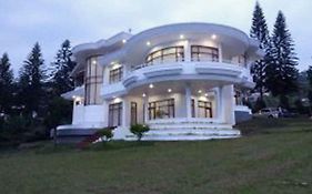 Villa Putih Lembang